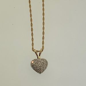 Yellow gold heart necklace